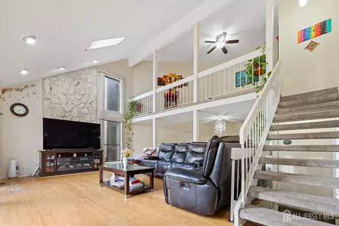 348 Westgate Dr, Edison, NJ 08820 photo 10