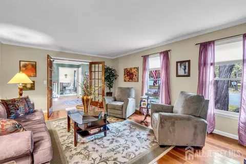 19 Bartlett Ct, Matawan, NJ 07747 photo 7