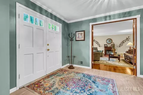 19 Bartlett Ct, Matawan, NJ 07747 photo 5