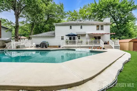 19 Bartlett Ct, Matawan, NJ 07747 photo 33