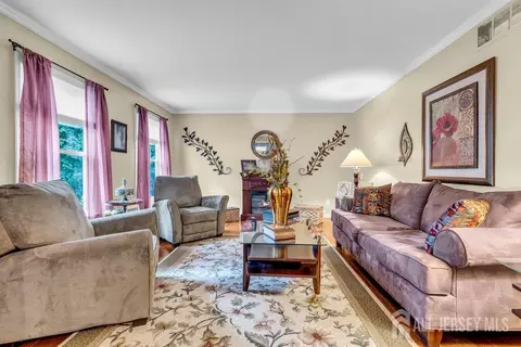 19 Bartlett Ct, Matawan, NJ 07747 photo 6