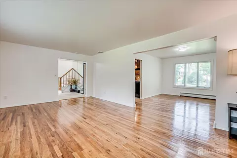 40 Montclair Ave, Edison, NJ 08820 photo 17