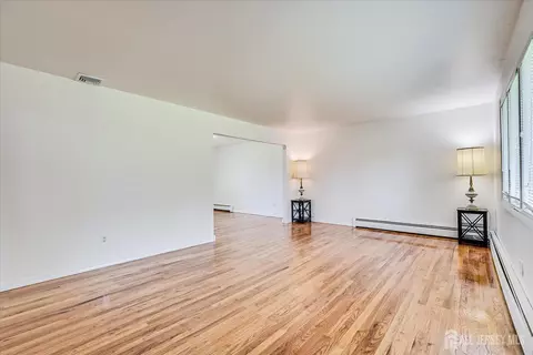40 Montclair Ave, Edison, NJ 08820 photo 18