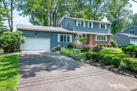 40 Montclair Ave, Edison, NJ 08820 photo 2