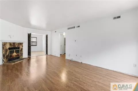 1935 Raspberry Ct, Edison, NJ 08817 photo 4