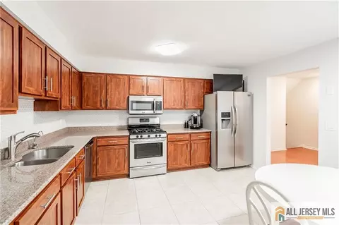 121 Redpine Loop, Old Bridge, NJ 08857 photo 5