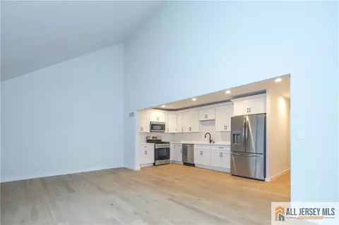 704 Cook Ave, Middlesex, NJ 08846 photo 8