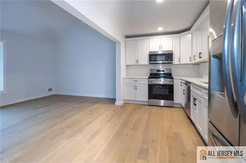 704 Cook Ave, Middlesex, NJ 08846 photo 6