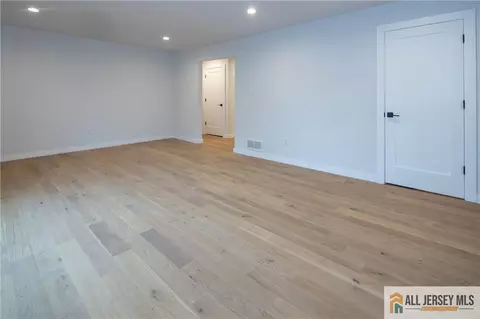 704 Cook Ave, Middlesex, NJ 08846 photo 14