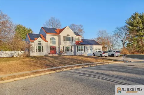 321 Snowgoose Ln, Harrison, NJ 08062