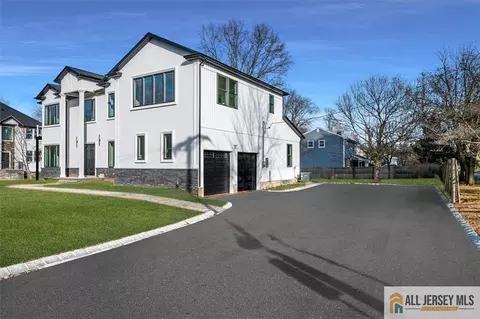2 Hemlock Dr, Edison, NJ 08820 photo 3