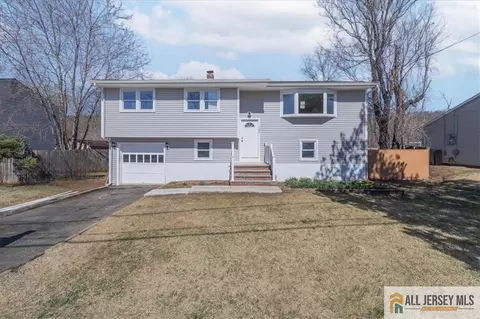 162 Barbara Pl, Middlesex, NJ 08846 photo 2