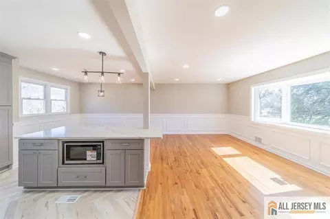 162 Barbara Pl, Middlesex, NJ 08846 photo 7