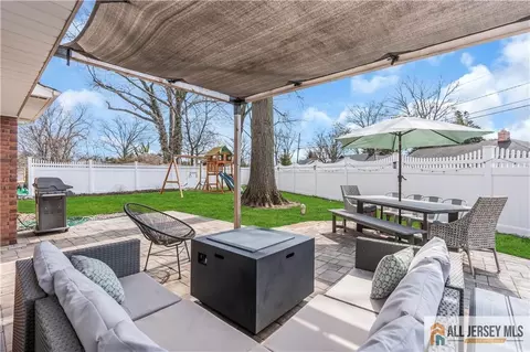 110 Oak Dr, Middlesex, NJ 08846 photo 40