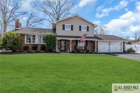 110 Oak Dr, Middlesex, NJ 08846 photo 1