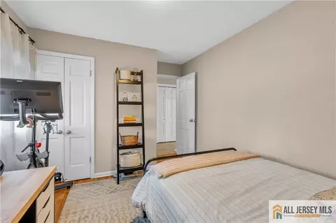 110 Oak Dr, Middlesex, NJ 08846 photo 23