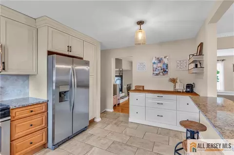 110 Oak Dr, Middlesex, NJ 08846 photo 16