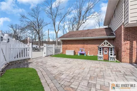 110 Oak Dr, Middlesex, NJ 08846 photo 39