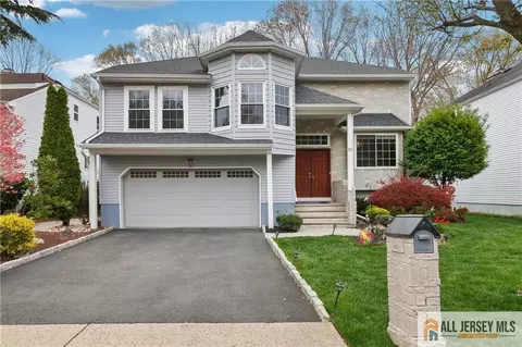 15 Pemberton Dr, Matawan, NJ 07747