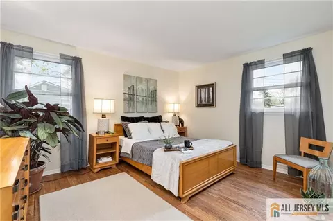 Bedroom - 19 Claudia St, Iselin, NJ 08830 photo 3 of 4
