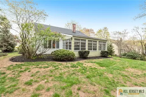 Exterior - 19 Claudia St, Iselin, NJ 08830 photo 9 of 11