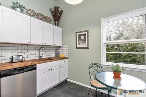 Kitchen - 19 Claudia St, Iselin, NJ 08830 photo 2 of 2