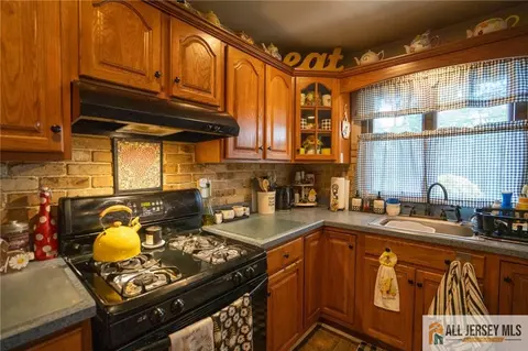 7 Cornell Rd, Parlin, NJ 08859 photo 5