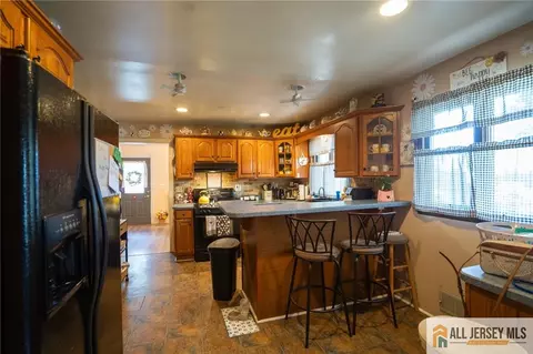 7 Cornell Rd, Parlin, NJ 08859 photo 3
