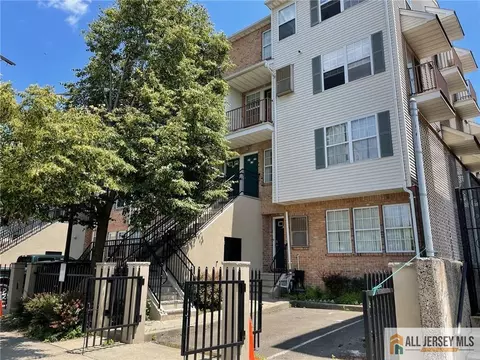 76 Union St #A10, Newark, NJ 07105