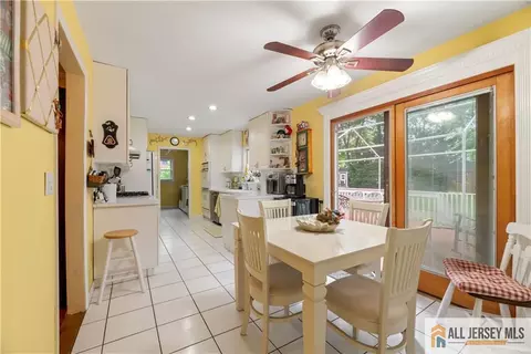 Entry Way - 14 Devon Rd, Edison, NJ 08820 photo 3 of 6