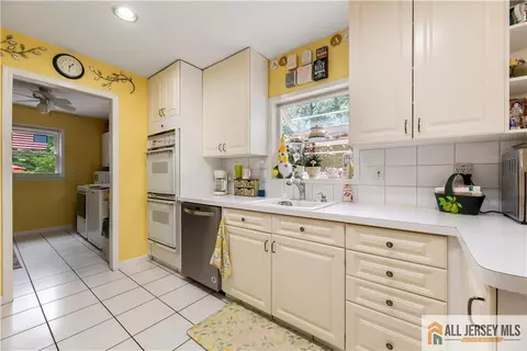 Kitchen - 14 Devon Rd, Edison, NJ 08820 photo 4 of 4