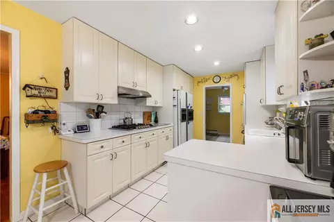 Kitchen - 14 Devon Rd, Edison, NJ 08820 photo 3 of 4