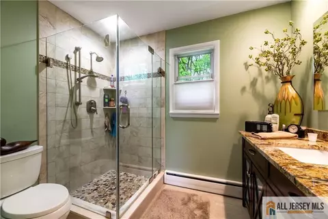 Bath - 14 Devon Rd, Edison, NJ 08820 photo 1 of 4