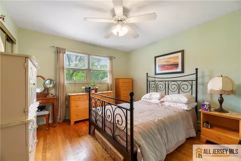 Bedroom - 14 Devon Rd, Edison, NJ 08820 photo 5 of 6