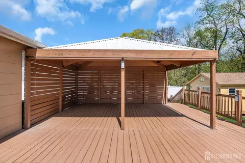 Exterior - 27 Brookside Rd, Edison, NJ 08817 photo 5 of 11