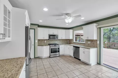 Kitchen - 27 Brookside Rd, Edison, NJ 08817 photo 1 of 4