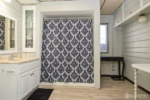 Bath - 23 Colfax Rd, Edison, NJ 08817 photo 1 of 1