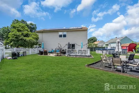 557 Howard Ave, Middlesex, NJ 08846 photo 14