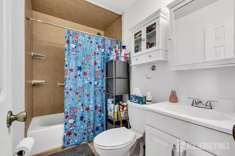 557 Howard Ave, Middlesex, NJ 08846 photo 7