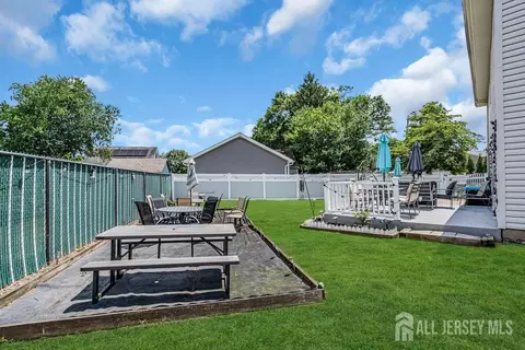 557 Howard Ave, Middlesex, NJ 08846 photo 13