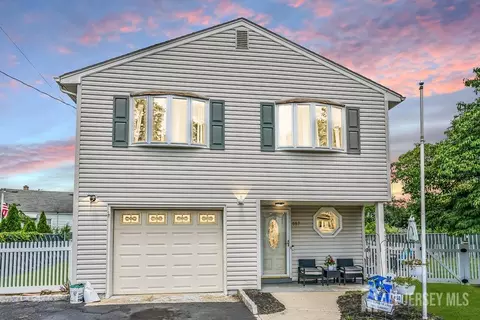 557 Howard Ave, Middlesex, NJ 08846 photo 2