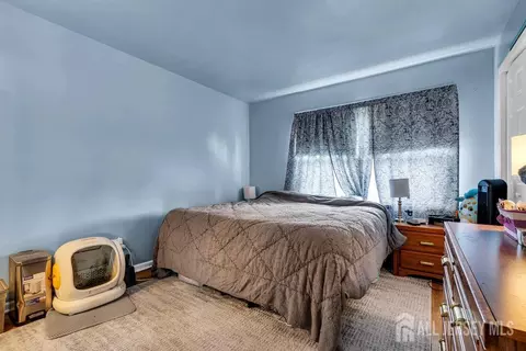 557 Howard Ave, Middlesex, NJ 08846 photo 10