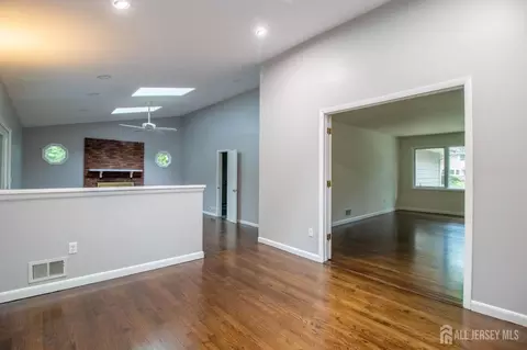 33 Timber Rd, Edison, NJ 08820 photo 6