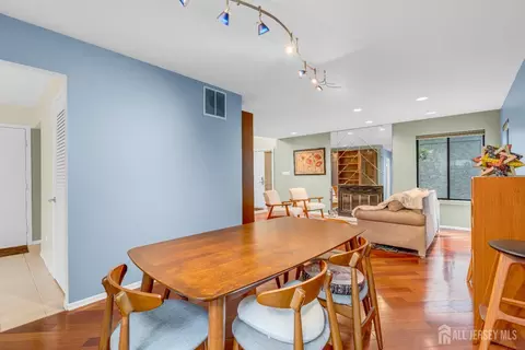 47 Park Gate Dr, Edison, NJ 08820 photo 18