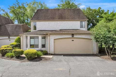 47 Park Gate Dr, Edison, NJ 08820 photo 1