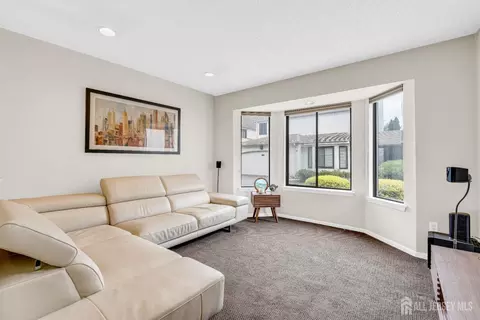 47 Park Gate Dr, Edison, NJ 08820 photo 8