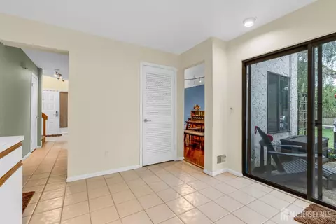 47 Park Gate Dr, Edison, NJ 08820 photo 16