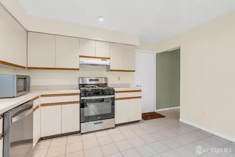 47 Park Gate Dr, Edison, NJ 08820 photo 15