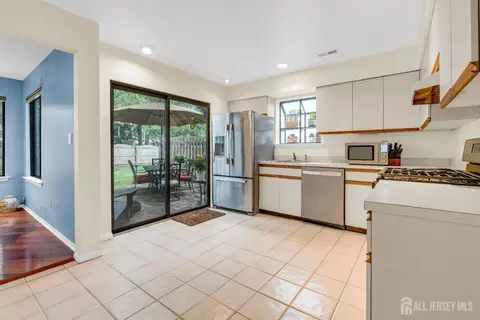 47 Park Gate Dr, Edison, NJ 08820 photo 13