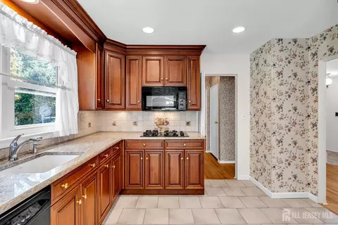30 Daniel Dr, Matawan, NJ 07747 photo 18